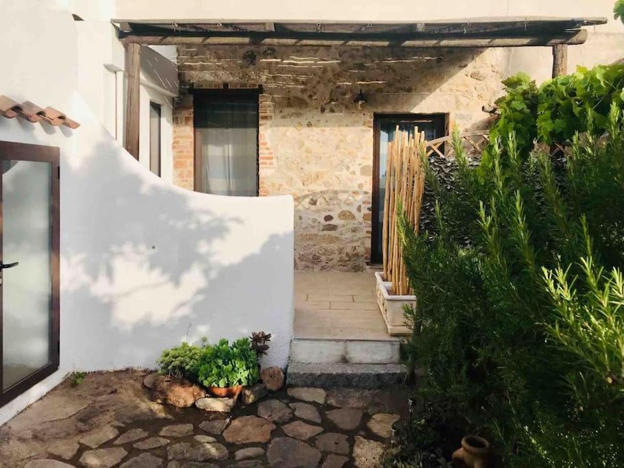 Appartamento Kelu e Terra - Locazione Turistica - IUN Q0467 Onifai Esterno foto